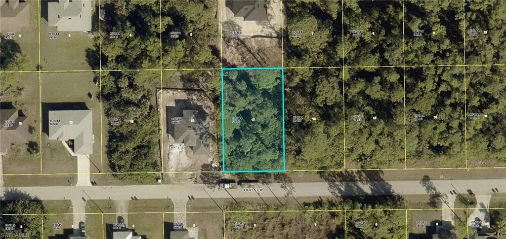 2810 10th ST W LEHIGH ACRES, FL 33971