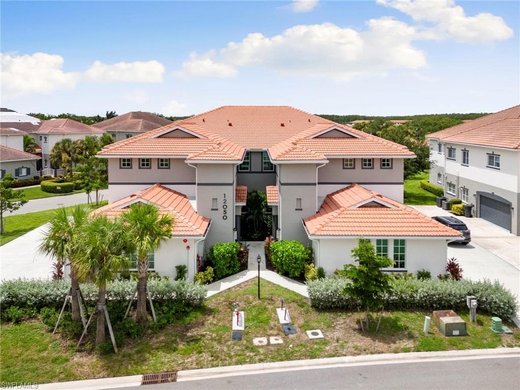 12050 Santaluz DR 201 FORT MYERS, FL 33913