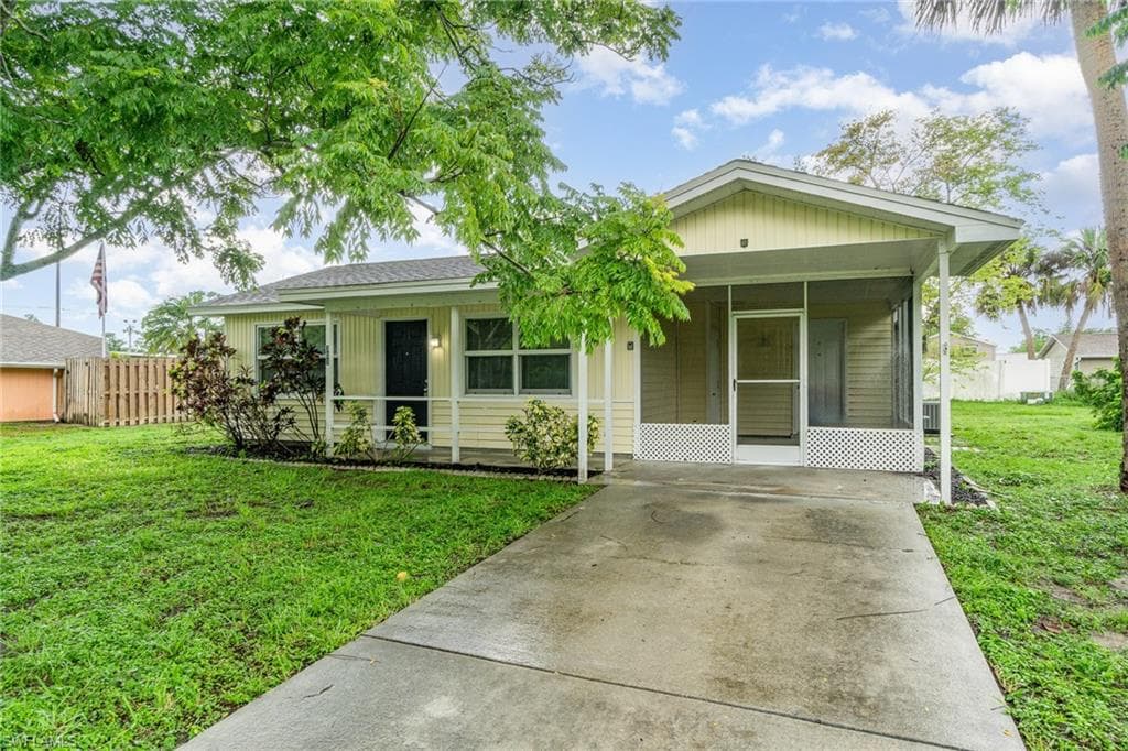 303 Dartmouth AVE LEHIGH ACRES, FL 33936