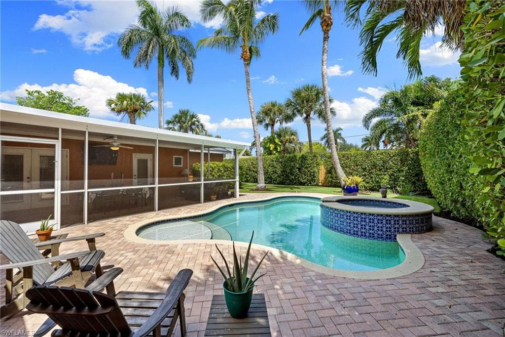 1233 12th AVE N NAPLES, FL 34102