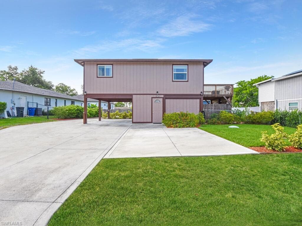 8160 Egret RD FORT MYERS, FL 33967