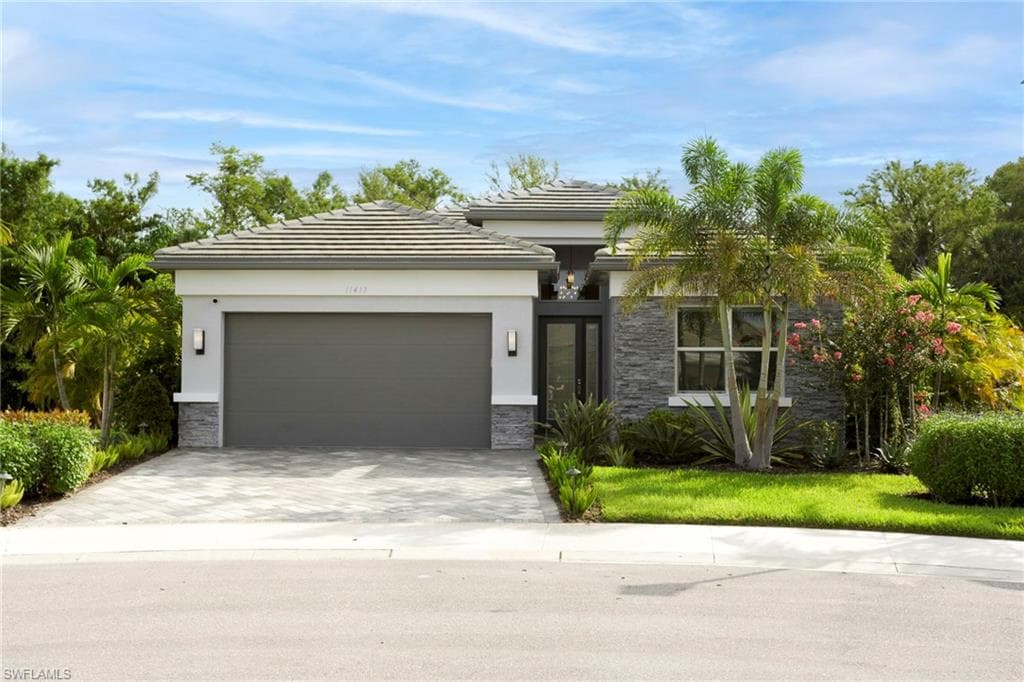 11413 Jacaranda DR NAPLES, FL 34120