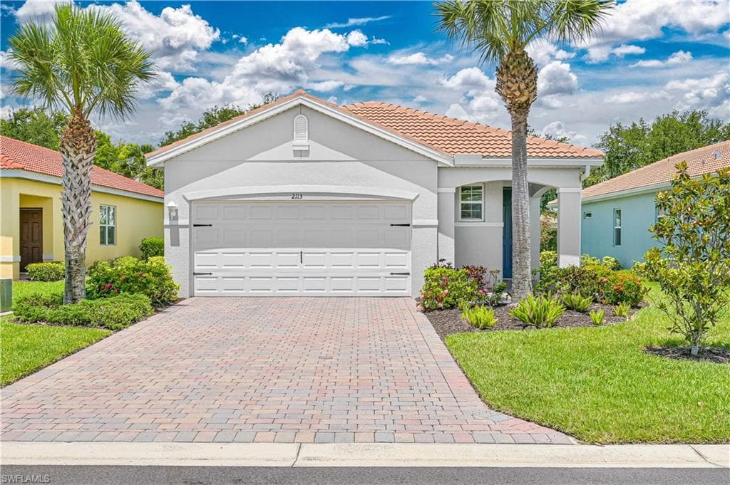 2113 Summersweet DR ALVA, FL 33920