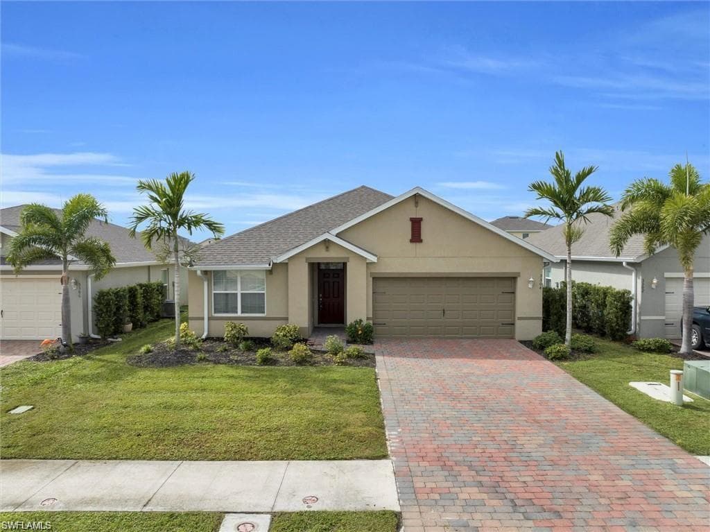 3304 Acapulco CIR CAPE CORAL, FL 33909