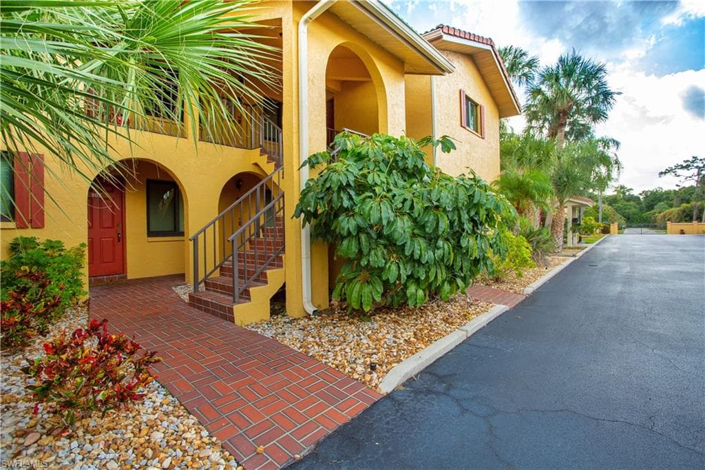 9871 Citadel LN 208 BONITA SPRINGS, FL 34135