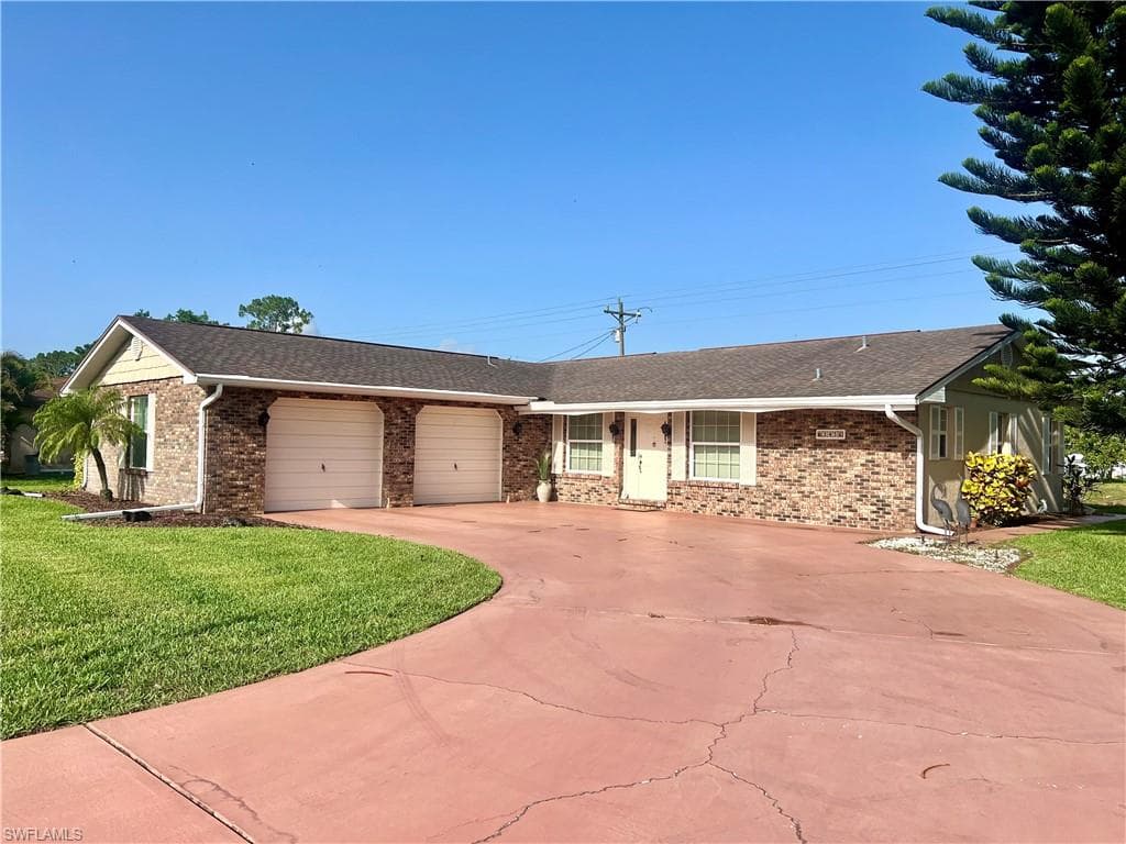 345 Delaware RD LEHIGH ACRES, FL 33936