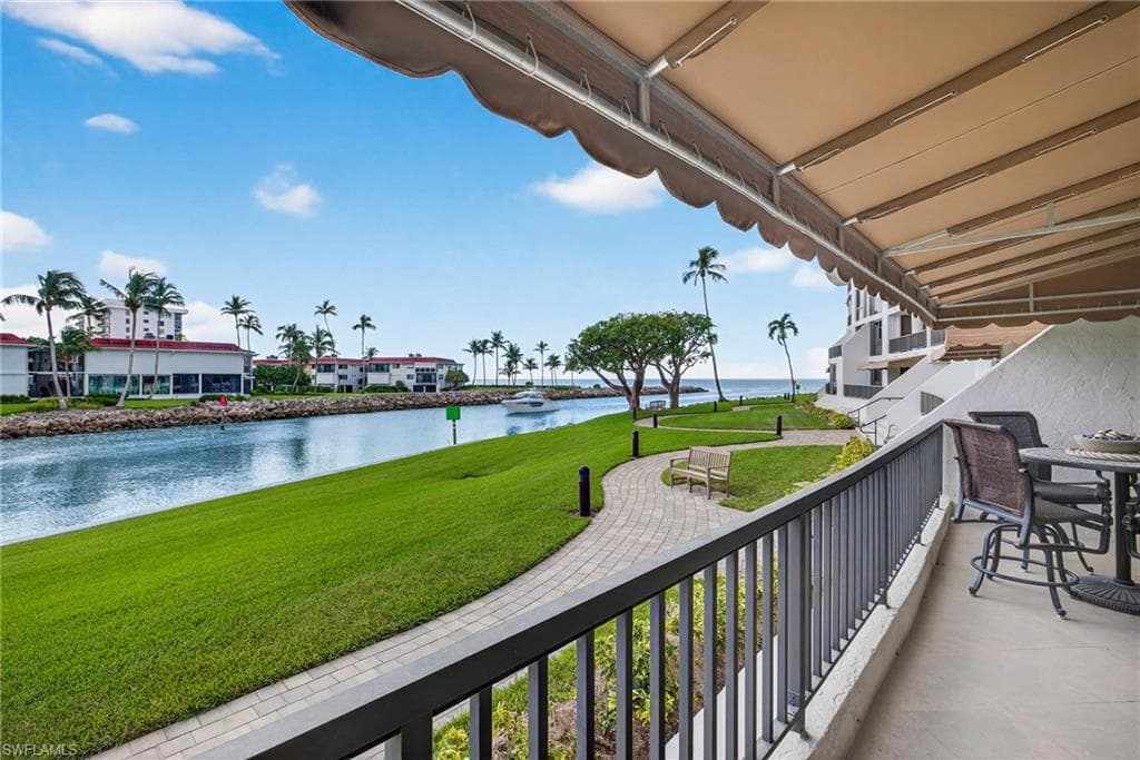 2301 Gulf Shore BLVD N 114 NAPLES, FL 34103