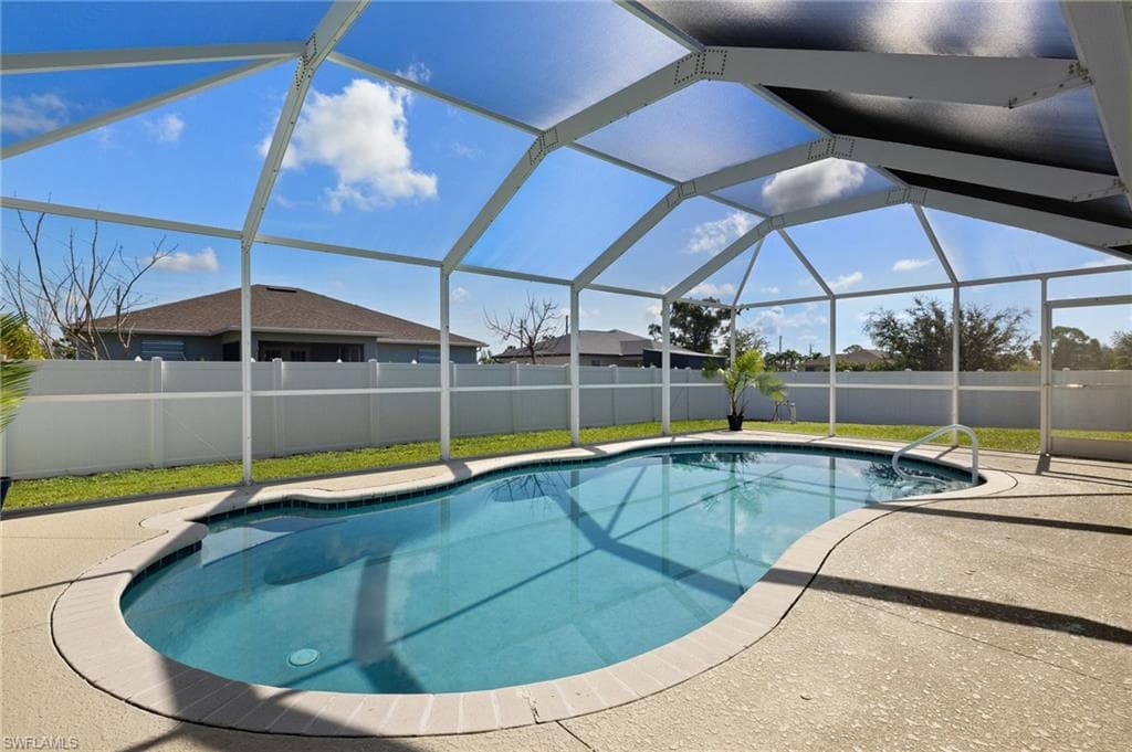 2933 25th TER CAPE CORAL, FL 33993