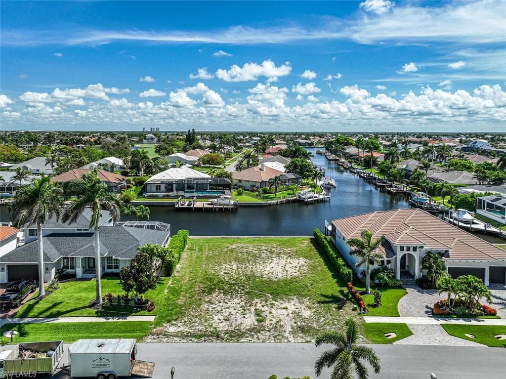 1536 Buccaneer CT MARCO ISLAND, FL 34145
