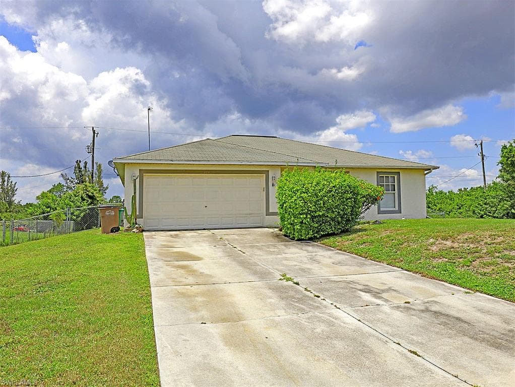 325 NE 30th TER CAPE CORAL, FL 33909