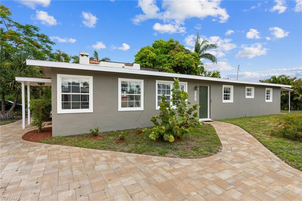 3018 Sunset RD FORT MYERS, FL 33901