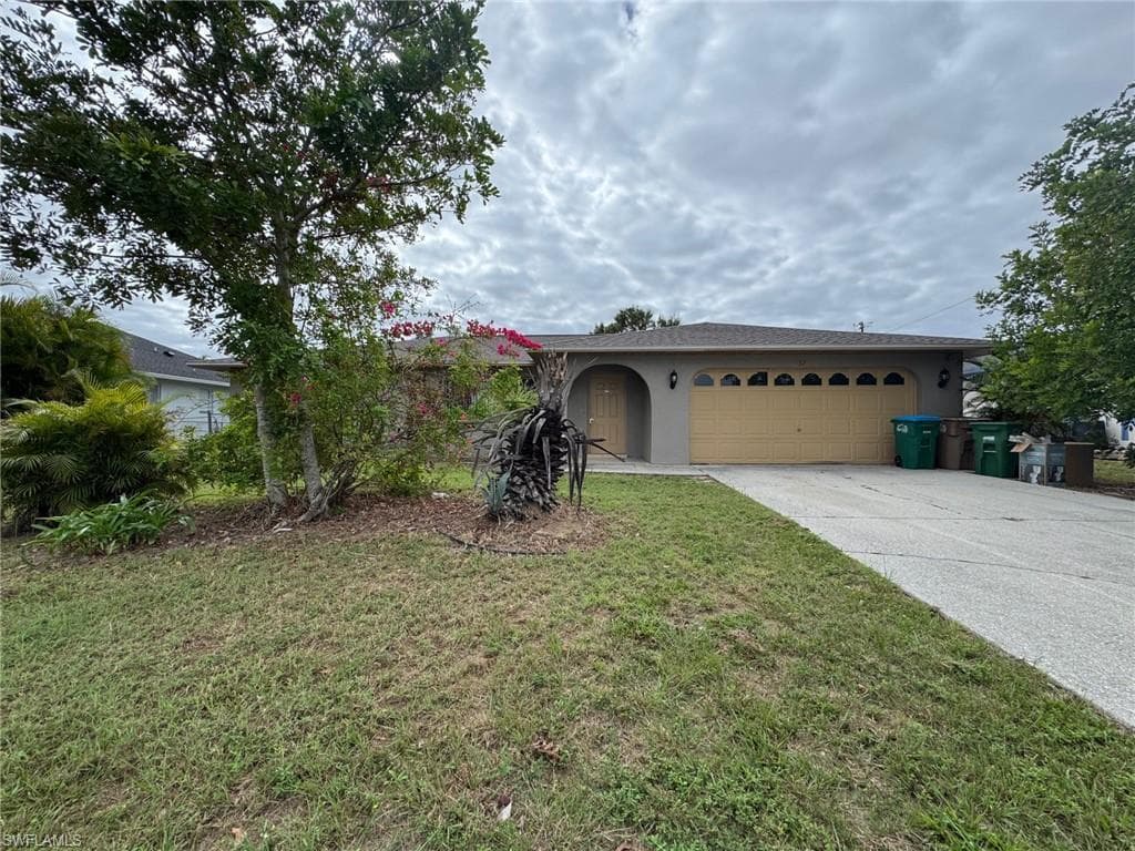 524 SW 25th TER CAPE CORAL, FL 33914