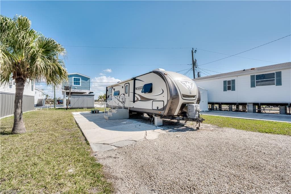 38 Helen LN FORT MYERS BEACH, FL 33931