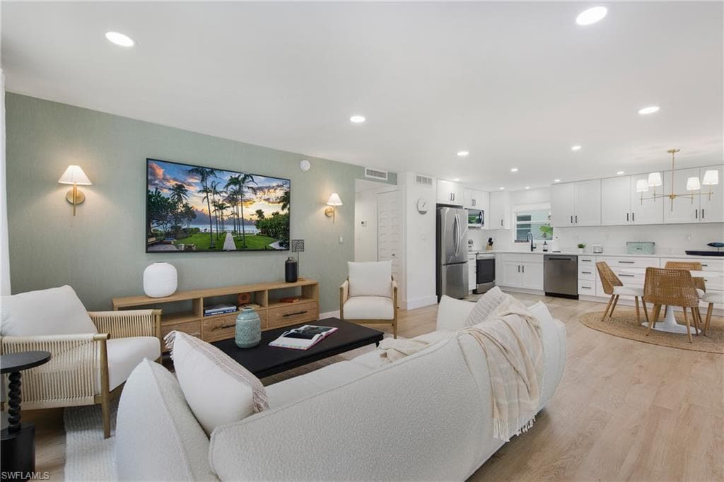 1549 Sandpiper ST 89 NAPLES, FL 34102