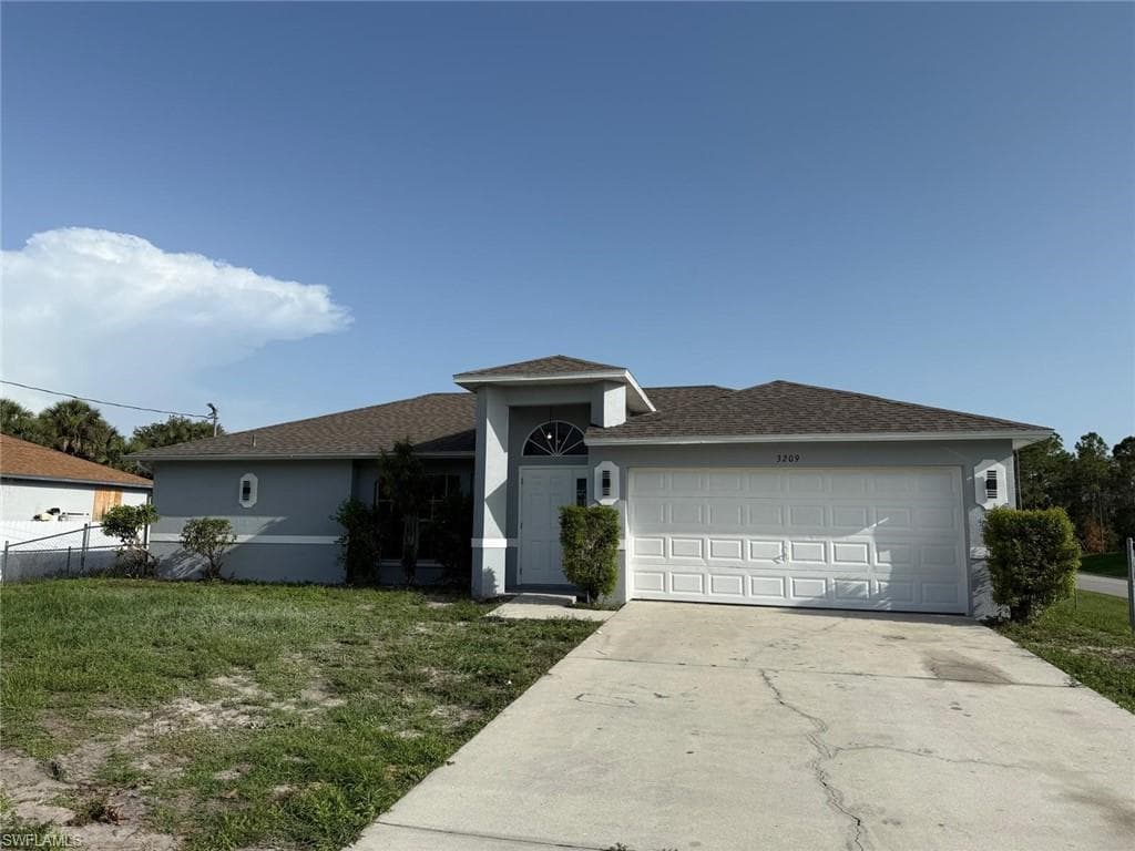 3209 40th ST SW LEHIGH ACRES, FL 33976