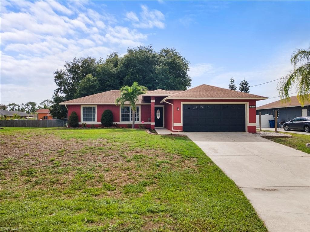 913 Allman AVE LEHIGH ACRES, FL 33971