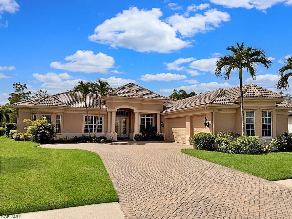 7488 Treeline DR NAPLES, FL 34119