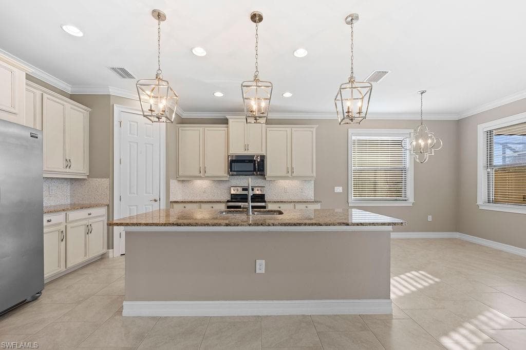 16361 Aberdeen WAY NAPLES, FL 34110