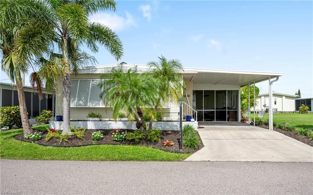 14727 Pioneer PL NORTH FORT MYERS, FL 33917