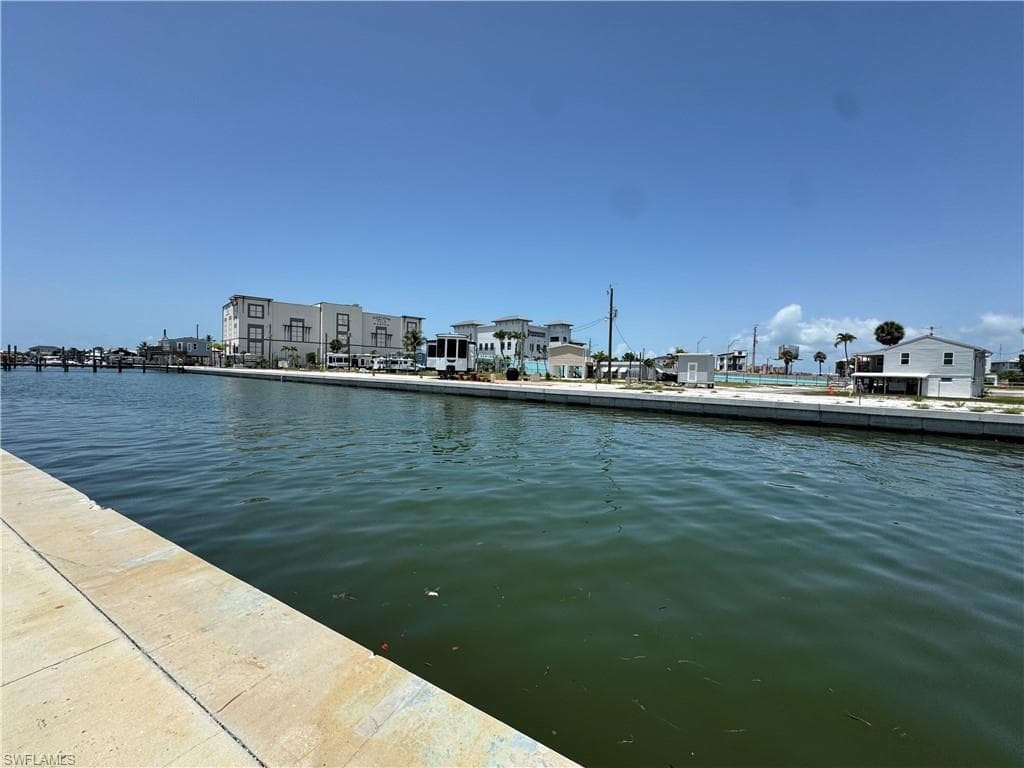 19281 19 San Carlos Blvd FORT MYERS BEACH, FL 33931