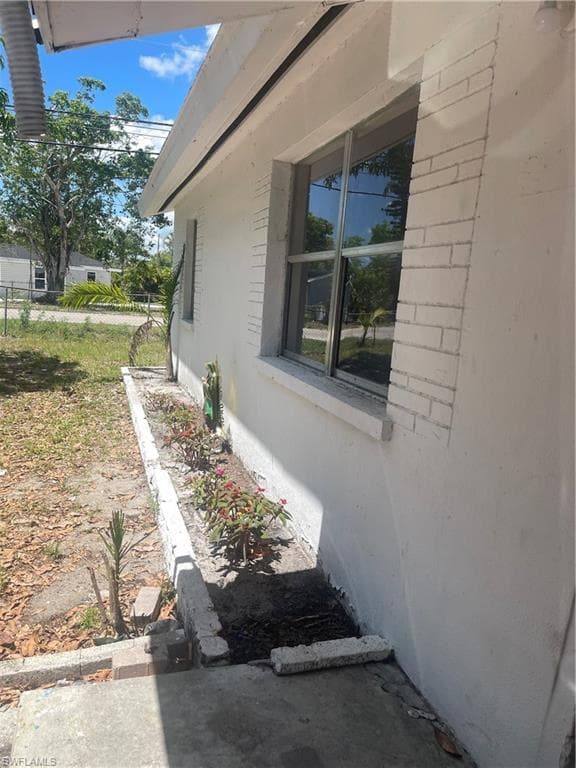 1605 Pawnee ST FORT MYERS, FL 33916