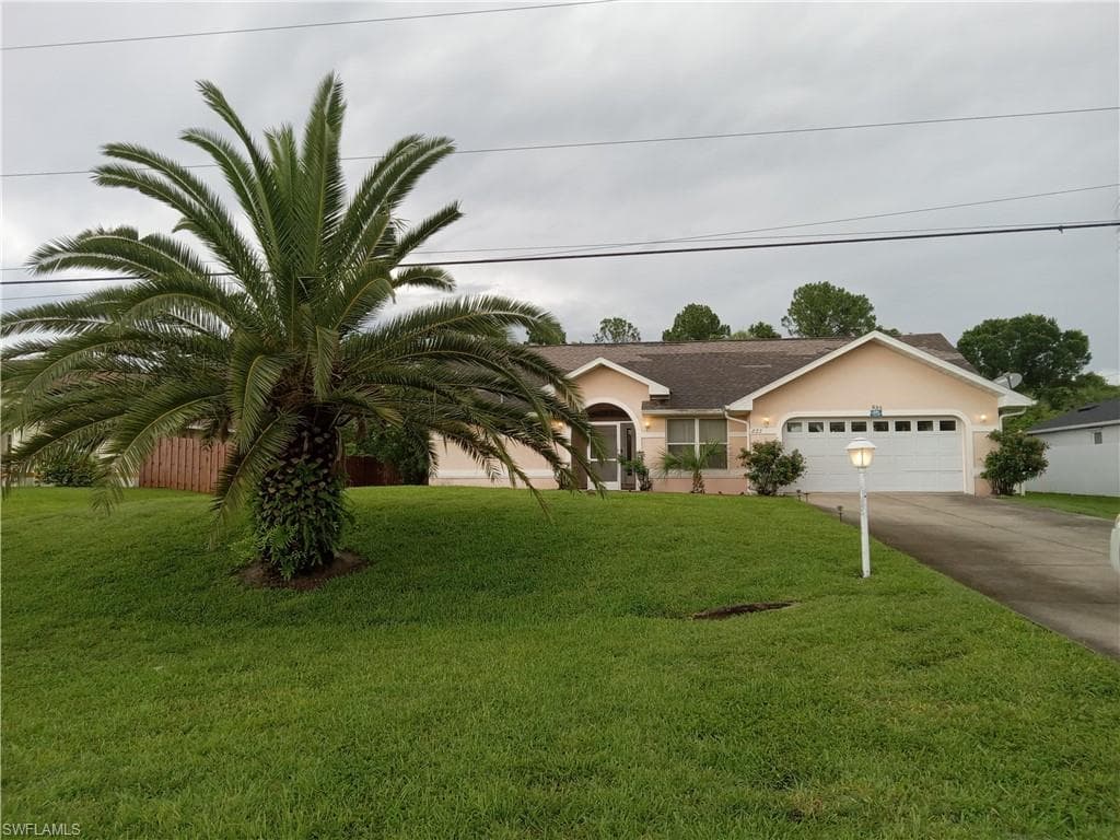 833 Sentinela BLVD LEHIGH ACRES, FL 33974