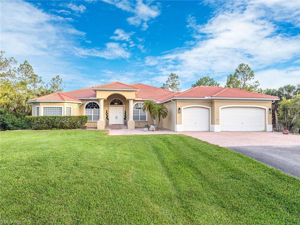 1640 GOLDEN GATE BLVD W NAPLES, FL 34117