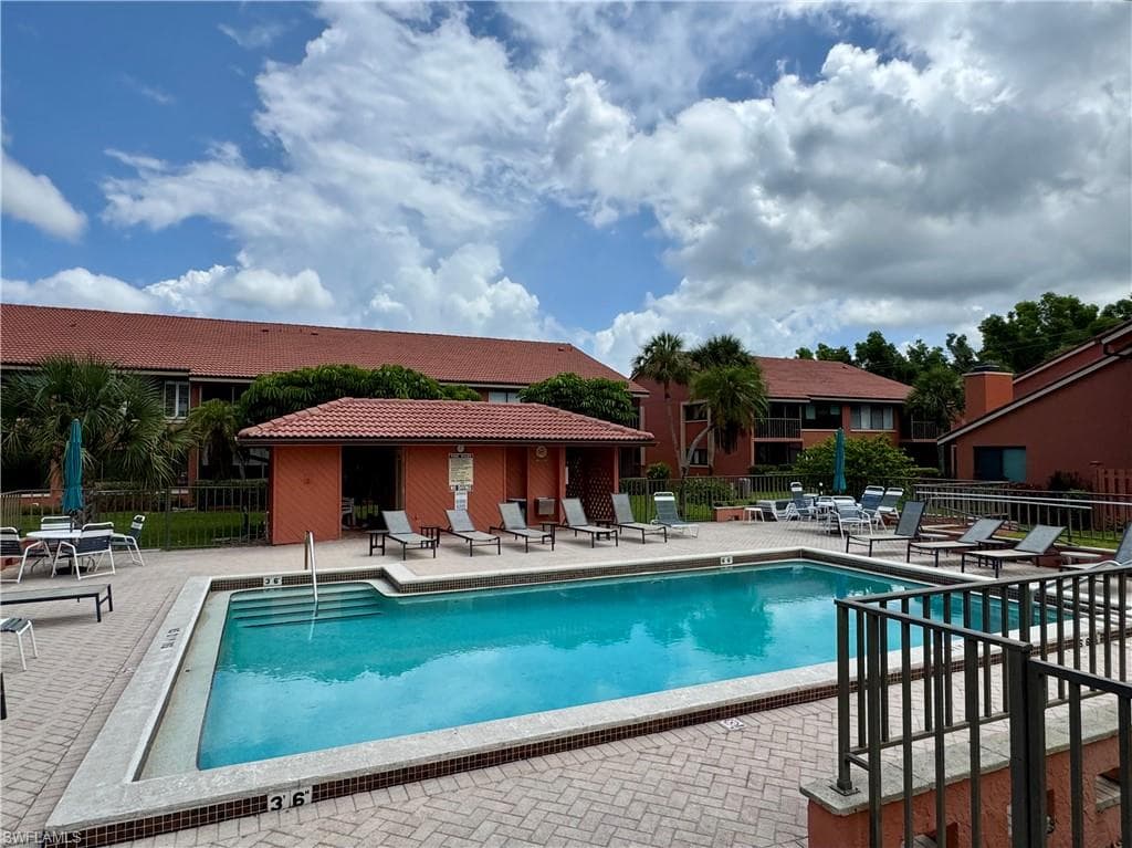 124 Cypress WAY E E3 NAPLES, FL 34110