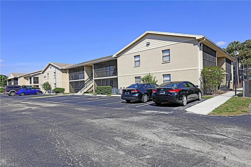 5305 Summerlin RD 512 FORT MYERS, FL 33919