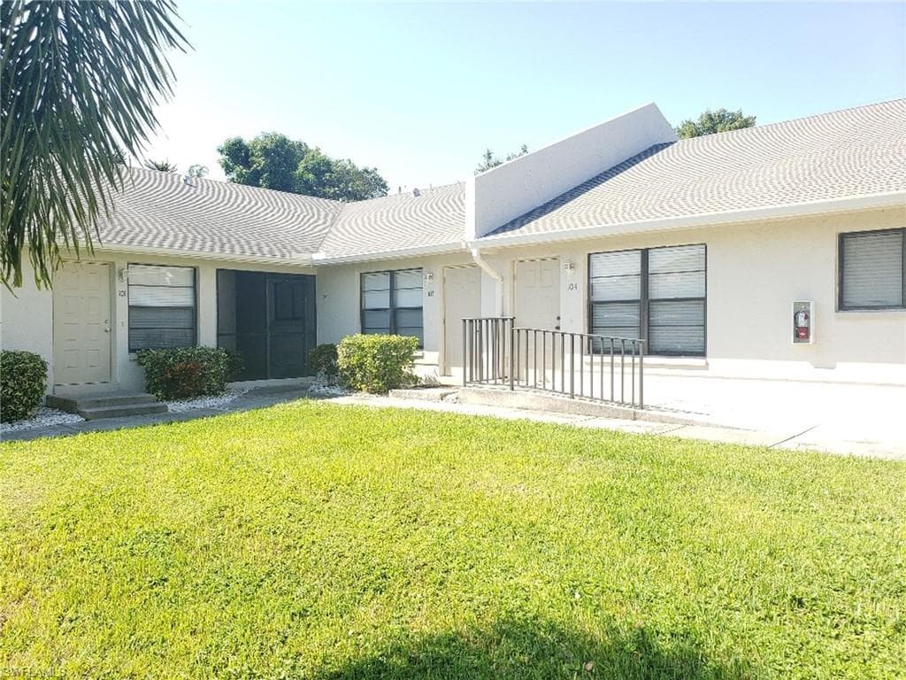4964 Vincennes ST 105 CAPE CORAL, FL 33904