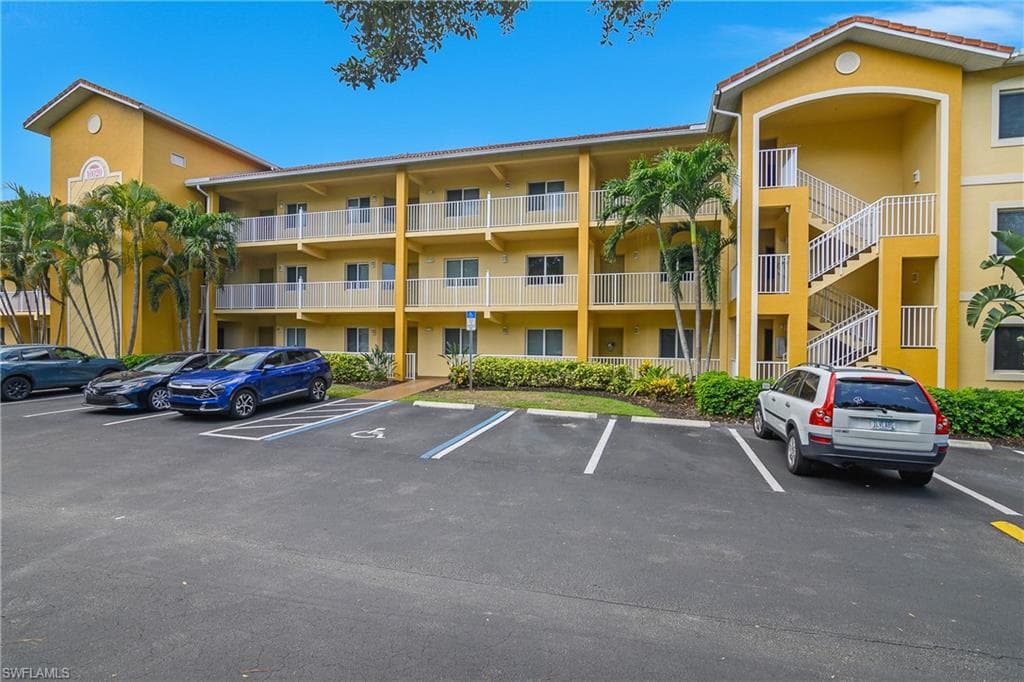 10020 Maddox LN 113 BONITA SPRINGS, FL 34135