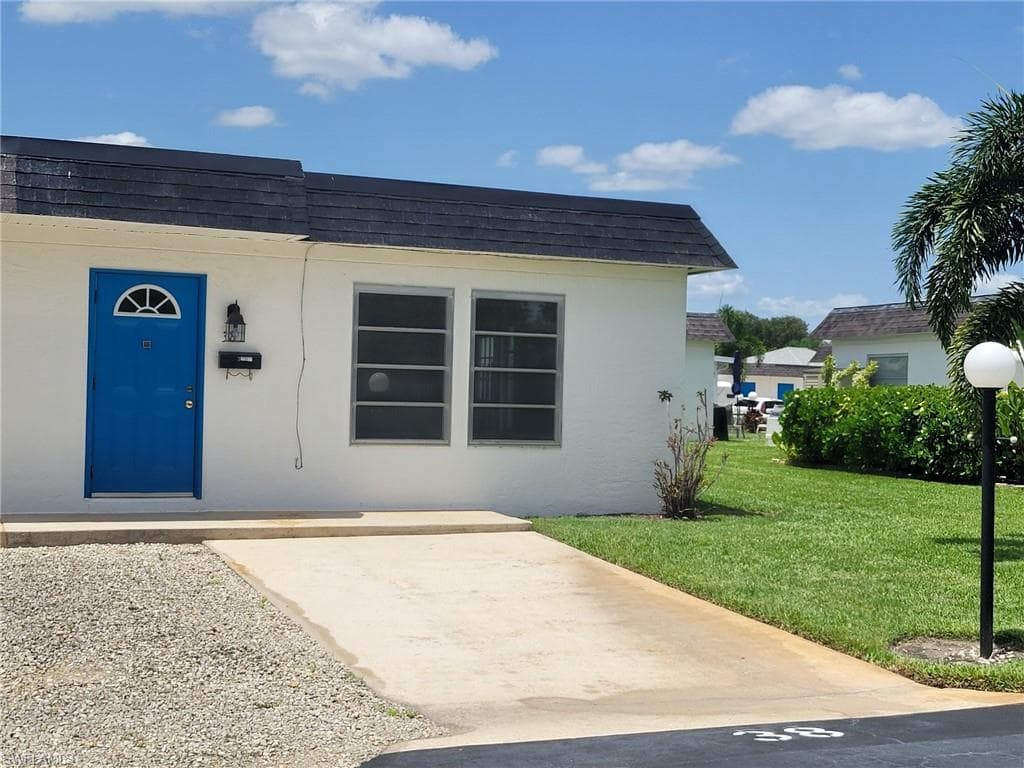 38 Temple CT LEHIGH ACRES, FL 33936