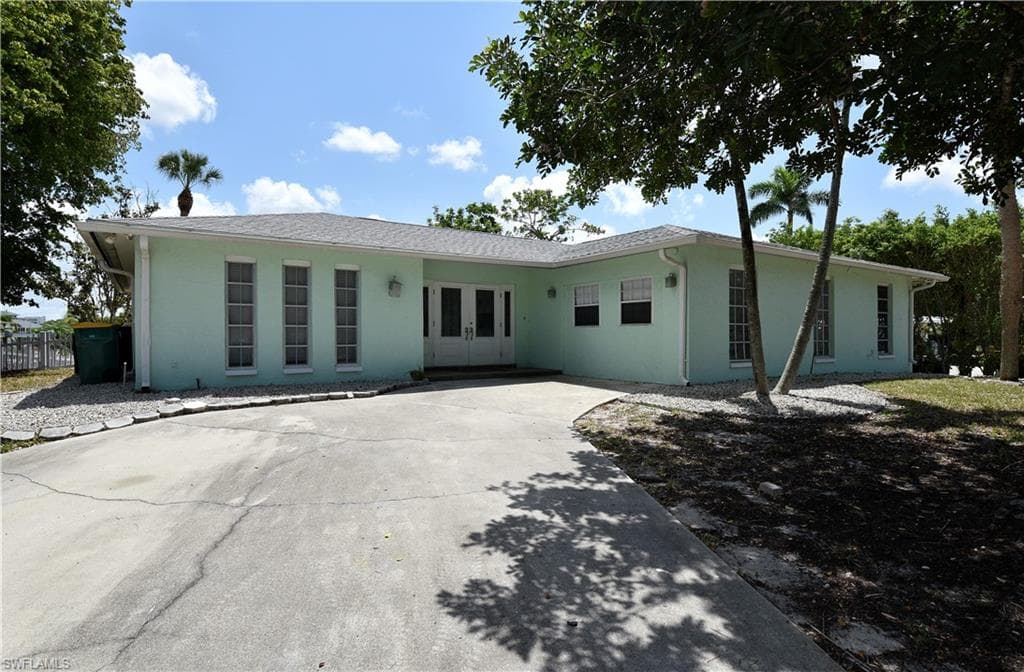 3461 Lakeview DR NAPLES, FL 34112