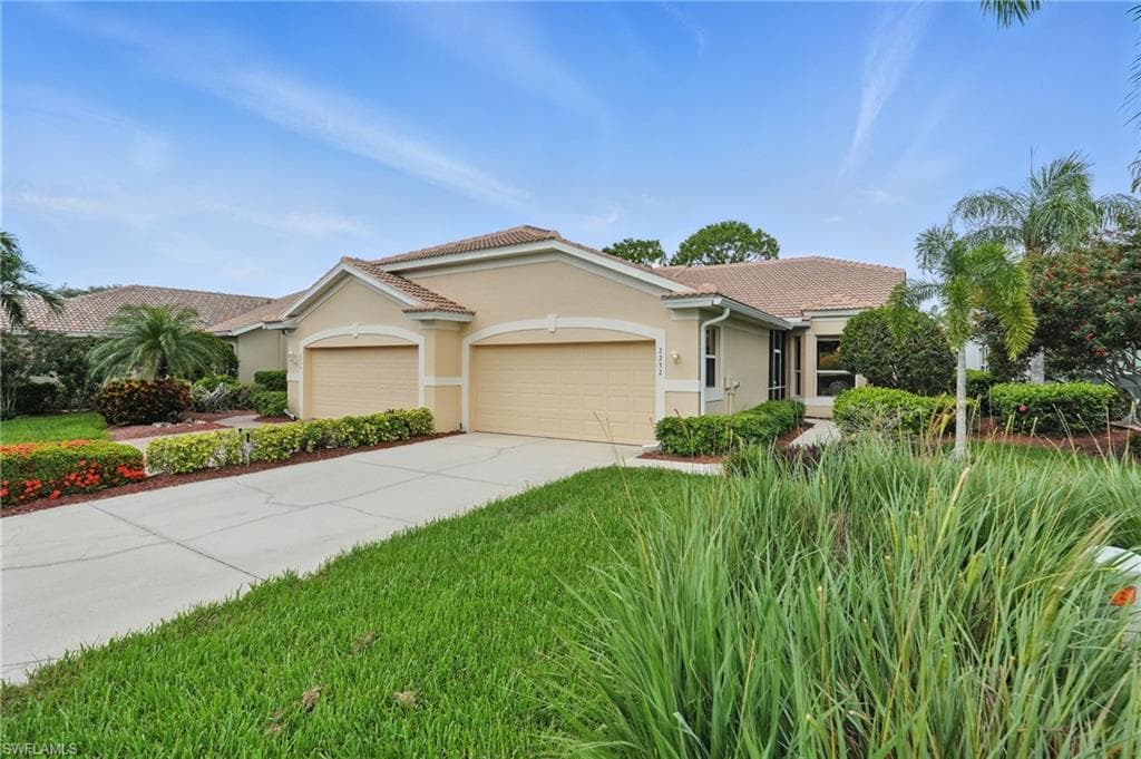 2232 Carnaby CT LEHIGH ACRES, FL 33973