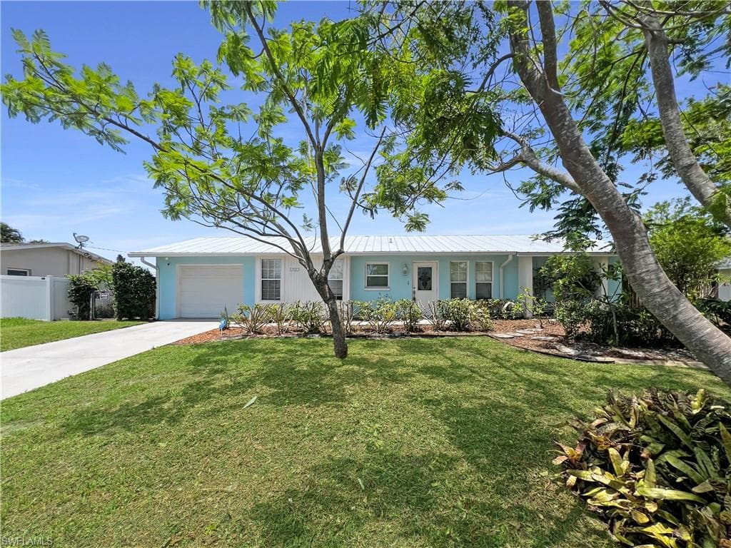 1303 SE 22nd TER CAPE CORAL, FL 33990