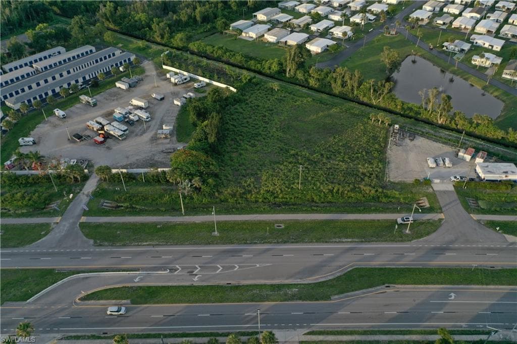 2536 N Tamiami TRL NORTH FORT MYERS, FL 33903
