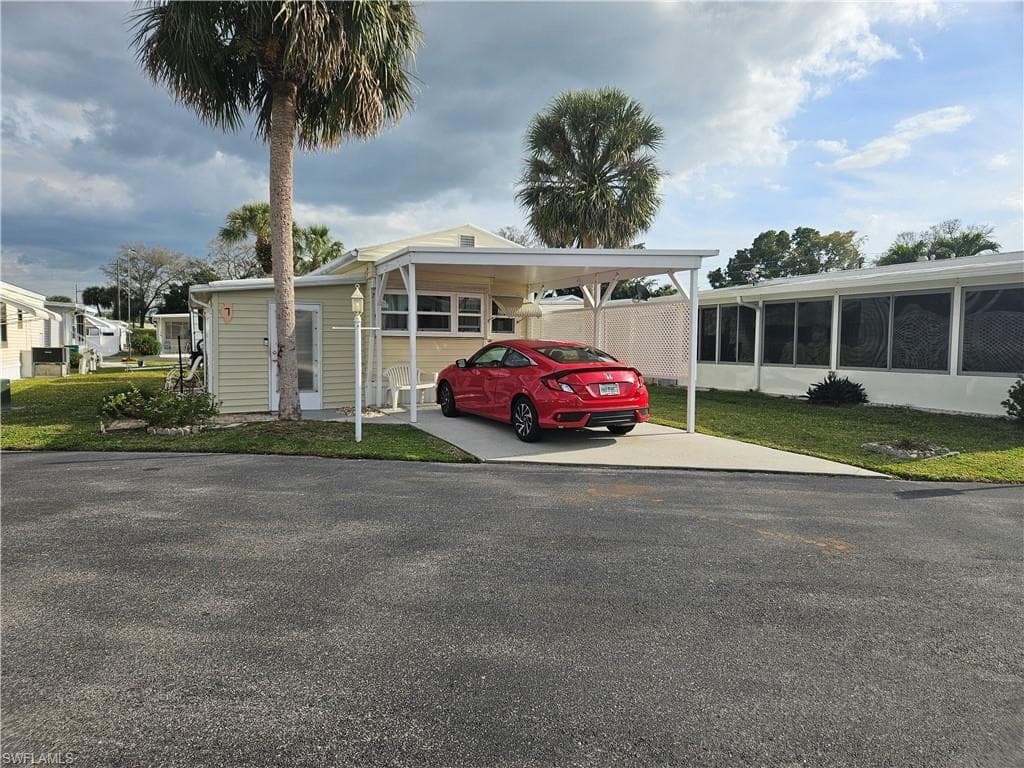 7 Pearl DR 7P NAPLES, FL 34114