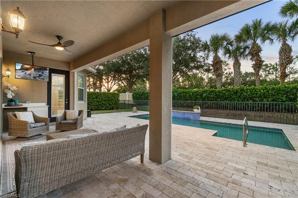 6737 Marbella LN NAPLES, FL 34105