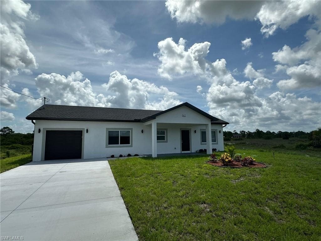 961 E Countess AVE LEHIGH ACRES, FL 33974