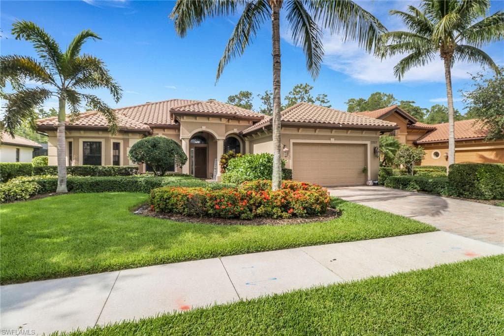 7327 Acorn WAY NAPLES, FL 34119