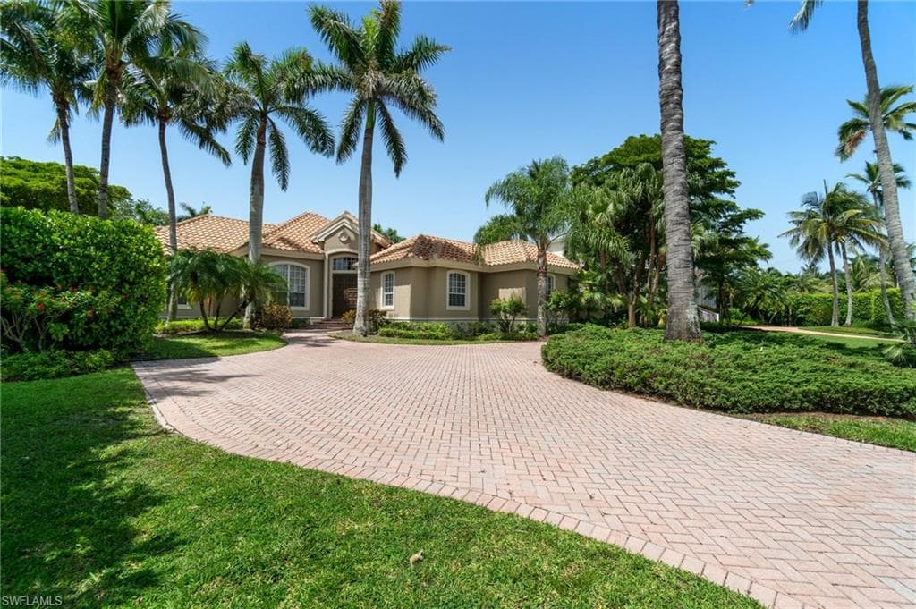 238 9th AVE S NAPLES, FL 34102