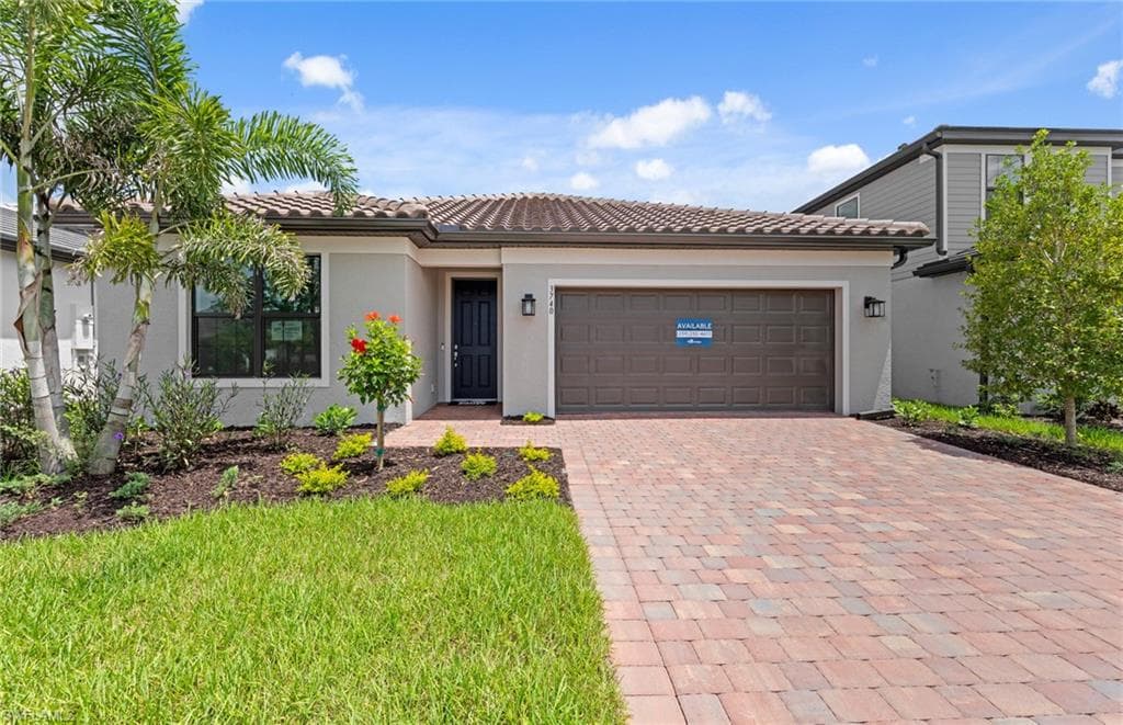 3740 Passion Vine DR ALVA, FL 33920