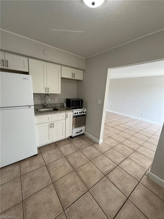 2452 Stella ST 204 FORT MYERS, FL 33901