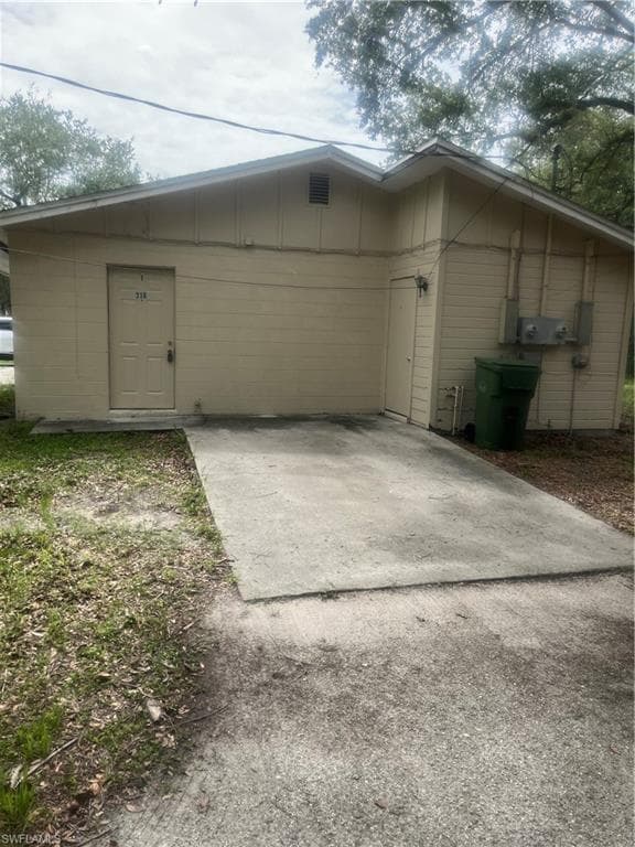 333 Bryan Oaks CT LABELLE, FL 33935