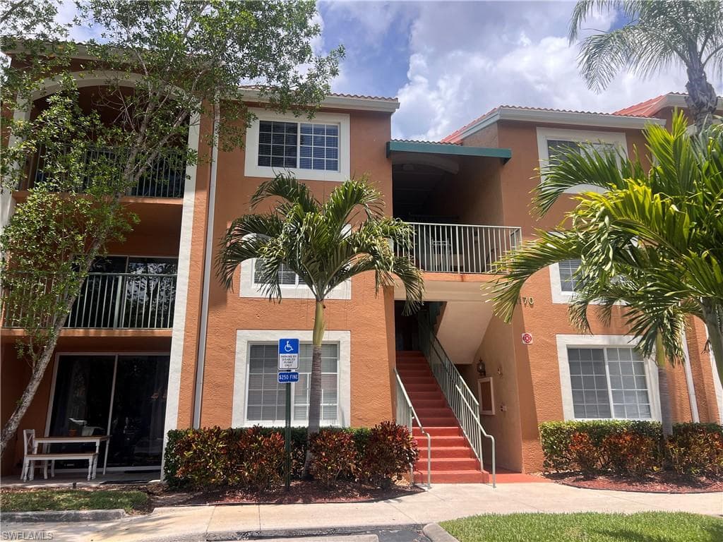1170 Wildwood Lakes BLVD 203 NAPLES, FL 34104