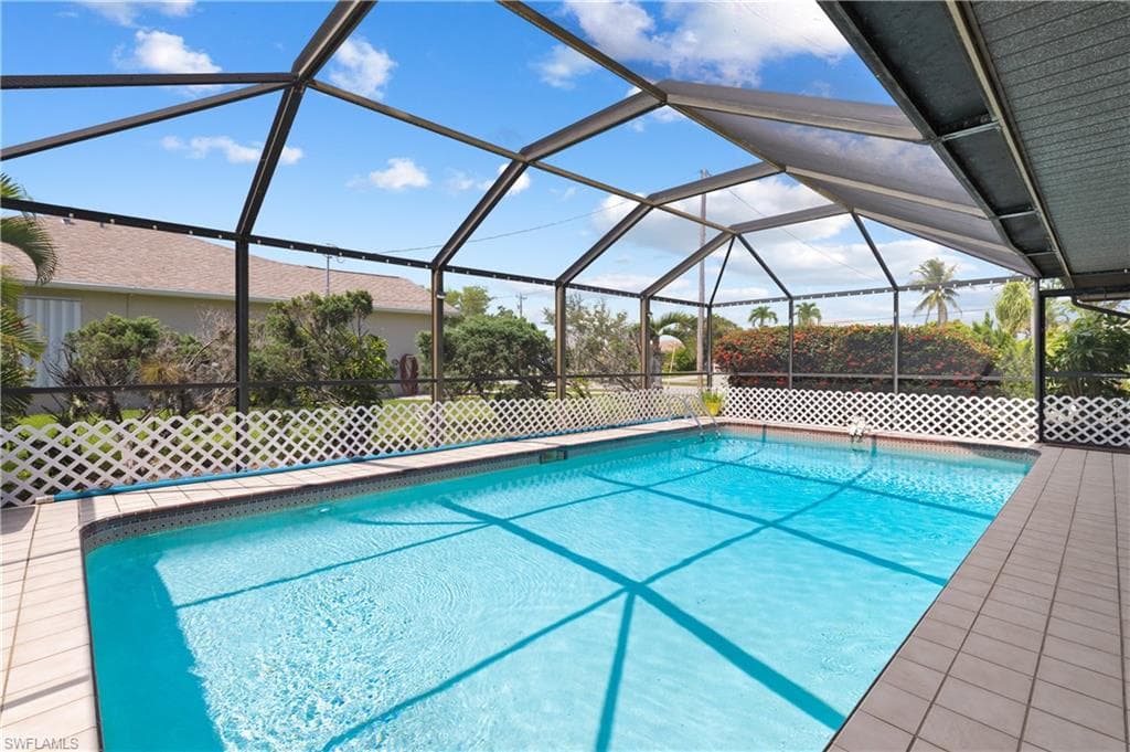 801 SW 51st TER CAPE CORAL, FL 33914