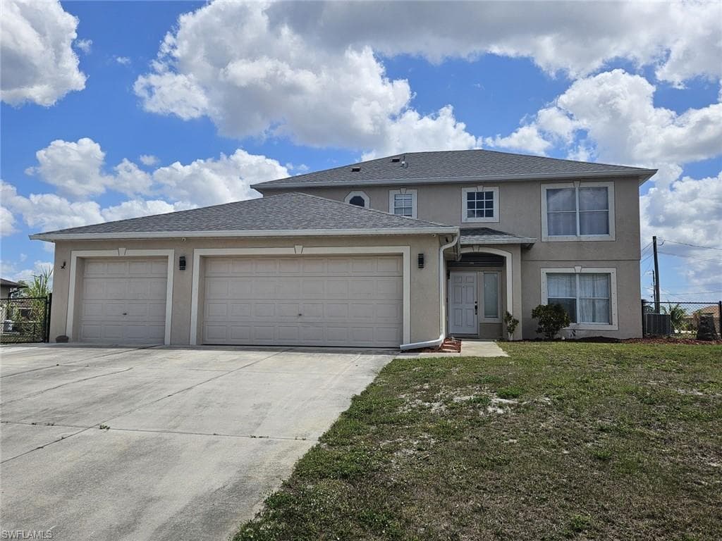2412 King AVE N LEHIGH ACRES, FL 33971
