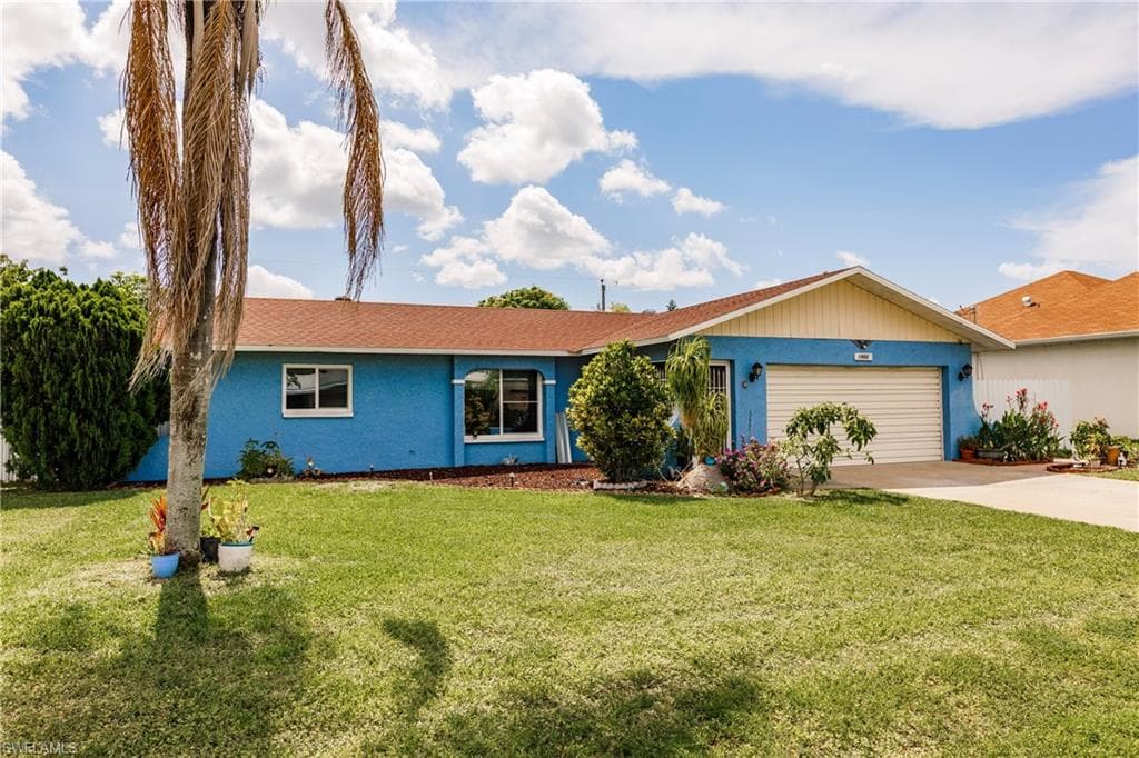 1902 SE 15th PL CAPE CORAL, FL 33990