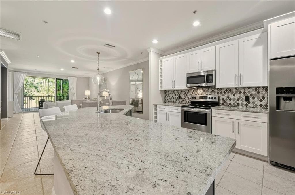 4883 Hampshire CT 105 NAPLES, FL 34112