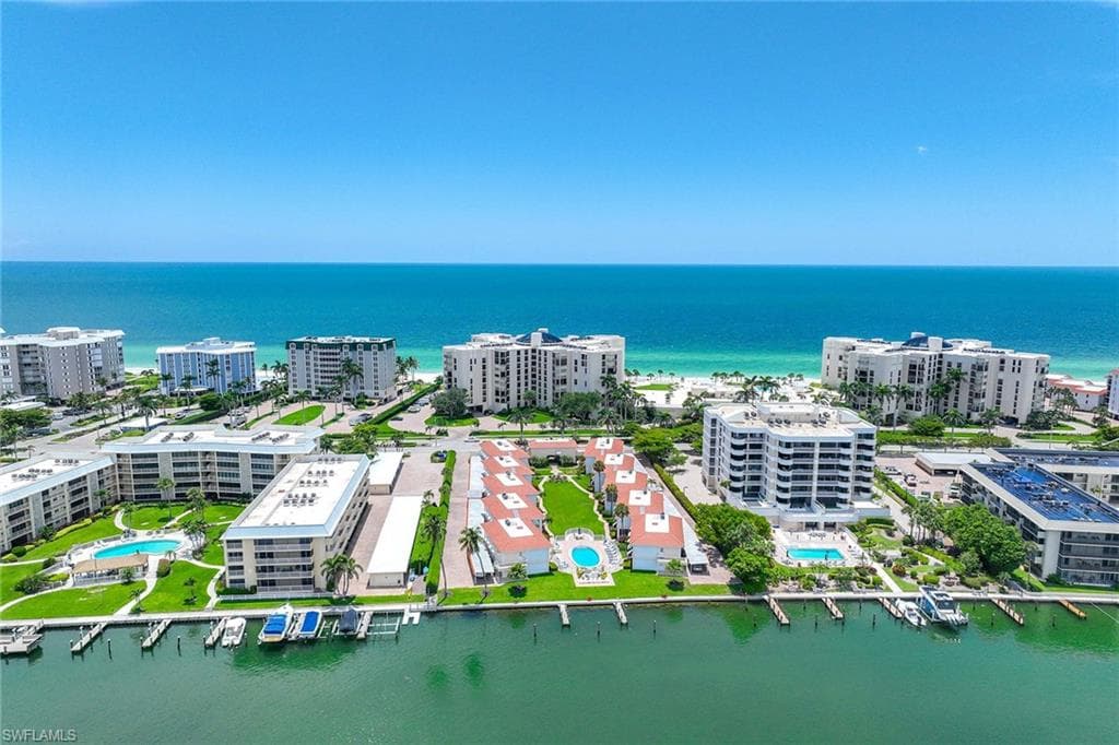 3070 Gulf Shore BLVD N 104 NAPLES, FL 34103